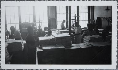 Fotografia: Vista parcial de l'interior de la fàbrica Paper Carlets.