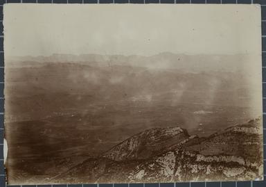 Fotografia: Vista general des del cim del Mont, a l'Alta Garrotxa.